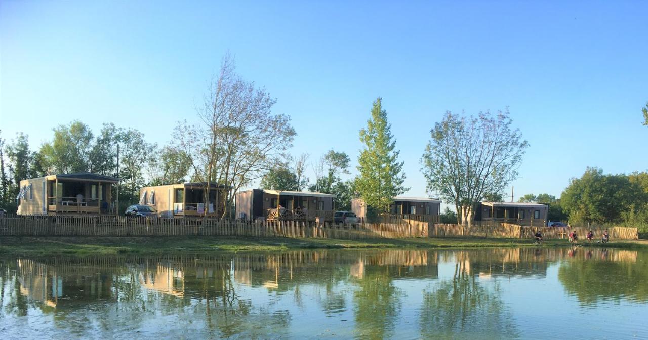 Camping La Haie Penee **** Saint-Quentin-en-Tourmont Exterior photo