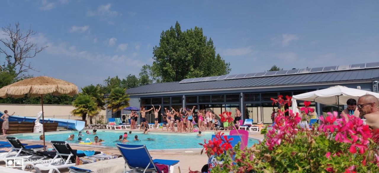 Camping La Haie Penee **** Saint-Quentin-en-Tourmont Exterior photo