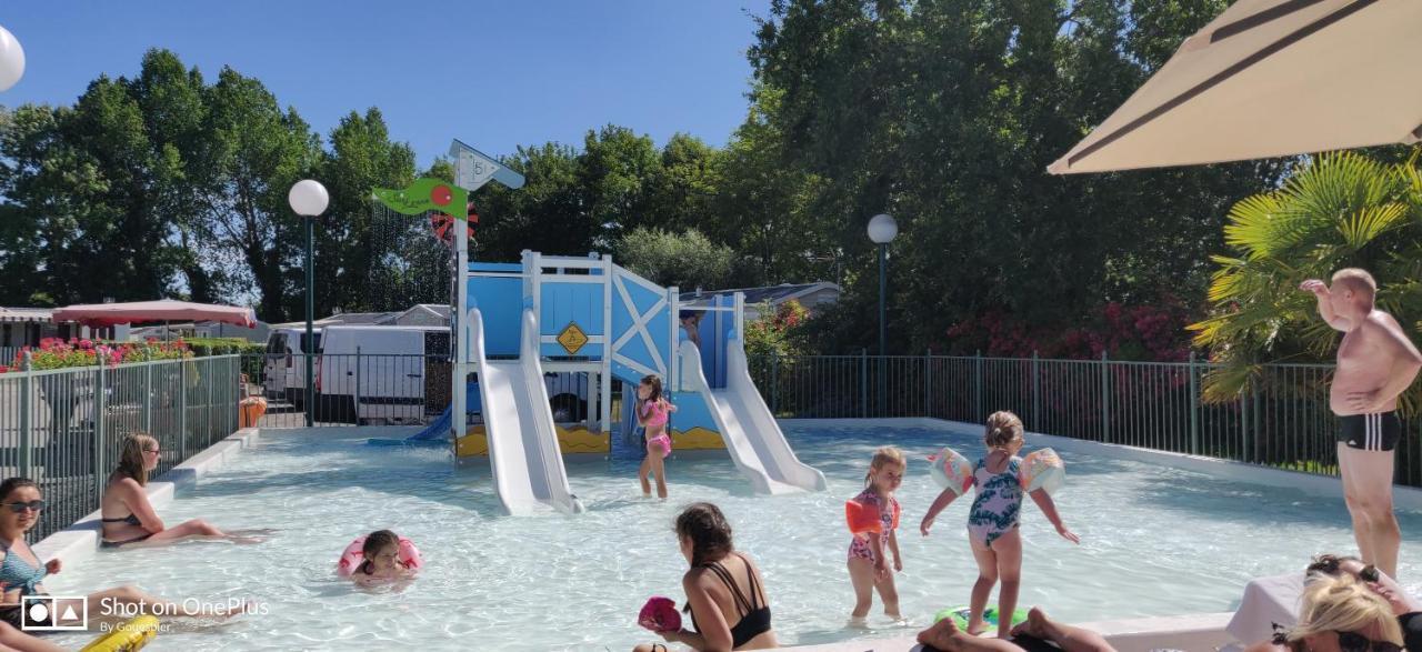 Camping La Haie Penee **** Saint-Quentin-en-Tourmont Exterior photo